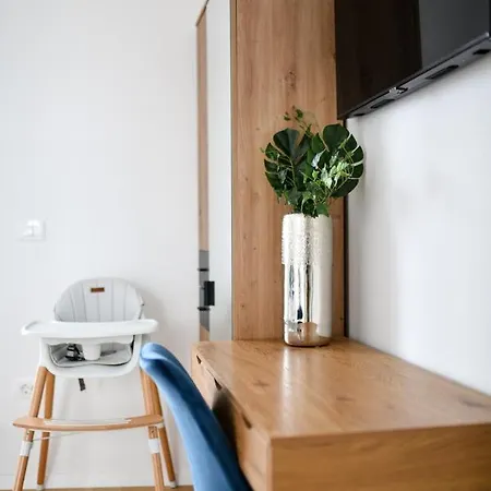 Apartman Crowonder Berin Deluxe Penthouse With Rooftop Terrace And Jacuzzi