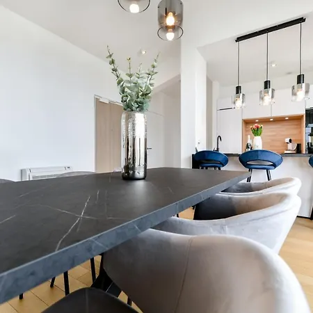 Crowonder Berin Deluxe Penthouse With Rooftop Terrace And Jacuzzi Apartman