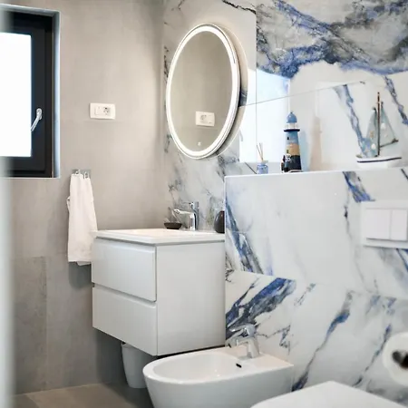 Apartman Crowonder Berin Deluxe Penthouse With Rooftop Terrace And Jacuzzi *