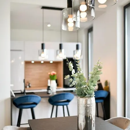 Crowonder Berin Deluxe Penthouse With Rooftop Terrace And Jacuzzi Apartman