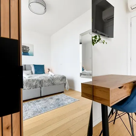 Crowonder Berin Deluxe Penthouse With Rooftop Terrace And Jacuzzi Apartman *