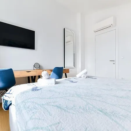 Crowonder Berin Deluxe Penthouse With Rooftop Terrace And Jacuzzi Apartman Zadar