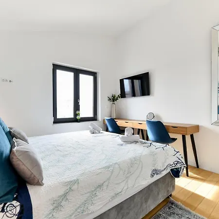 Apartman Crowonder Berin Deluxe Penthouse With Rooftop Terrace And Jacuzzi *