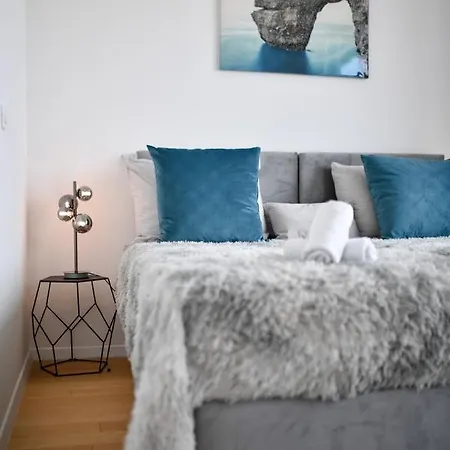 Crowonder Berin Deluxe Penthouse With Rooftop Terrace And Jacuzzi Apartman Zadar