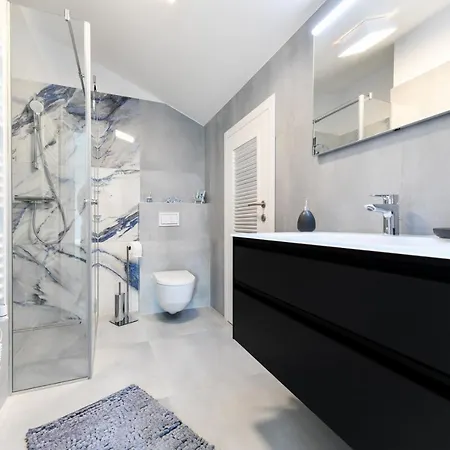 Apartman Crowonder Berin Deluxe Penthouse With Rooftop Terrace And Jacuzzi Zadar
