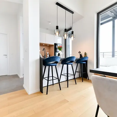 Crowonder Berin Deluxe Penthouse With Rooftop Terrace And Jacuzzi Apartman
