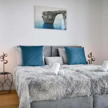Apartman Crowonder Berin Deluxe Penthouse With Rooftop Terrace And Jacuzzi Zadar
