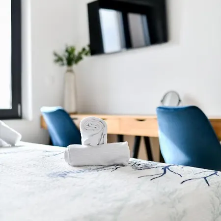 Crowonder Berin Deluxe Penthouse With Rooftop Terrace And Jacuzzi * Zadar