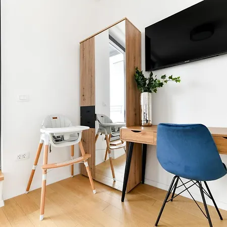 Apartman Crowonder Berin Deluxe Penthouse With Rooftop Terrace And Jacuzzi