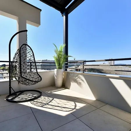Apartman Crowonder Berin Deluxe Penthouse With Rooftop Terrace And Jacuzzi *