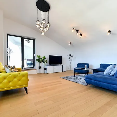 Crowonder Berin Deluxe Penthouse With Rooftop Terrace And Jacuzzi Apartman *